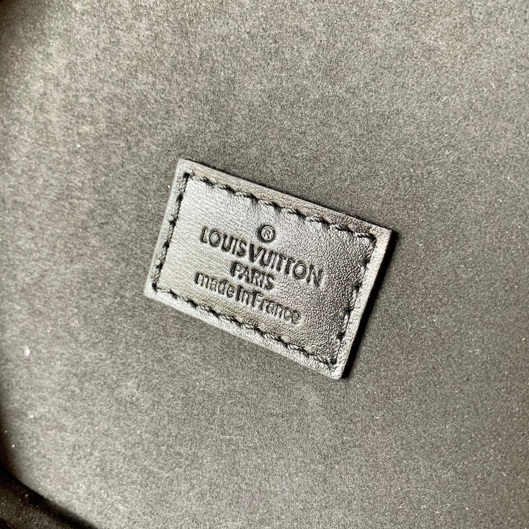 Louis Vuitton LV Cannes Bag M43986, 15x17x15cm