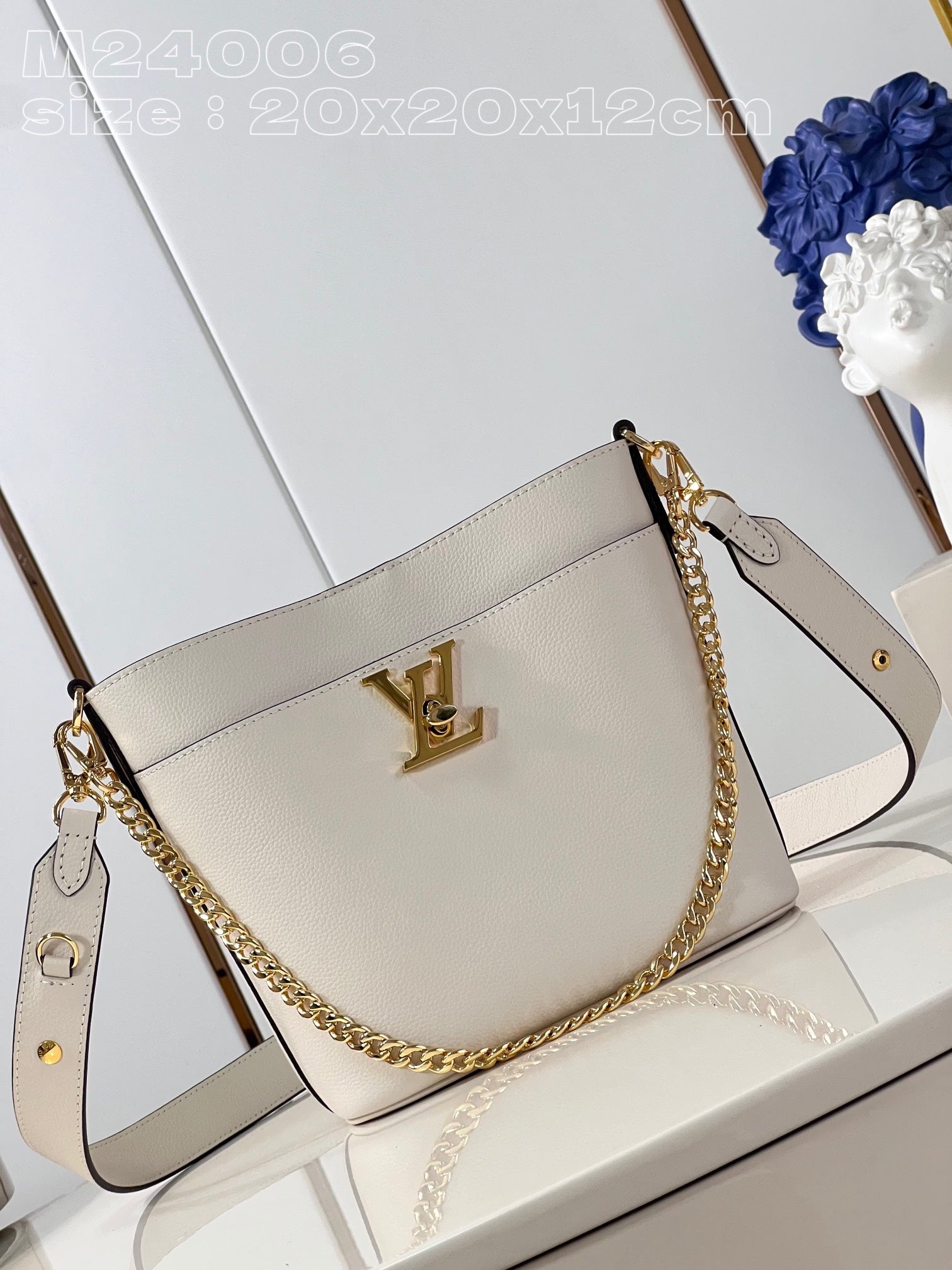 Louis Vuitton Lock and Walk Shoulder Bag White M24006, 20 x 20.5 x 12 CM